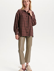 Soaked in Luxury - SLNalea Overshirt - moterims - brown suiting check - 3