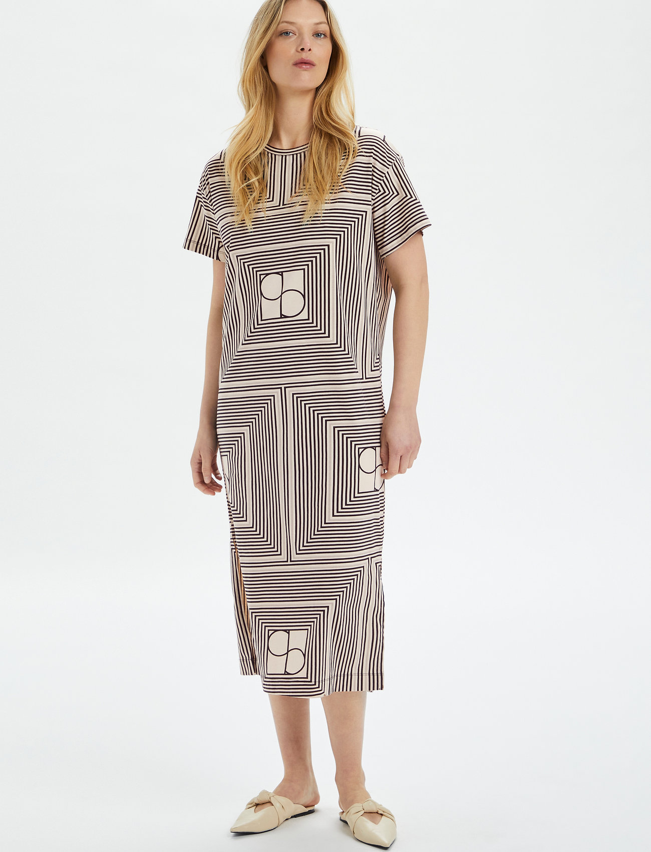 Soaked in Luxury - SLEve Dress SS - black monogram print - 3