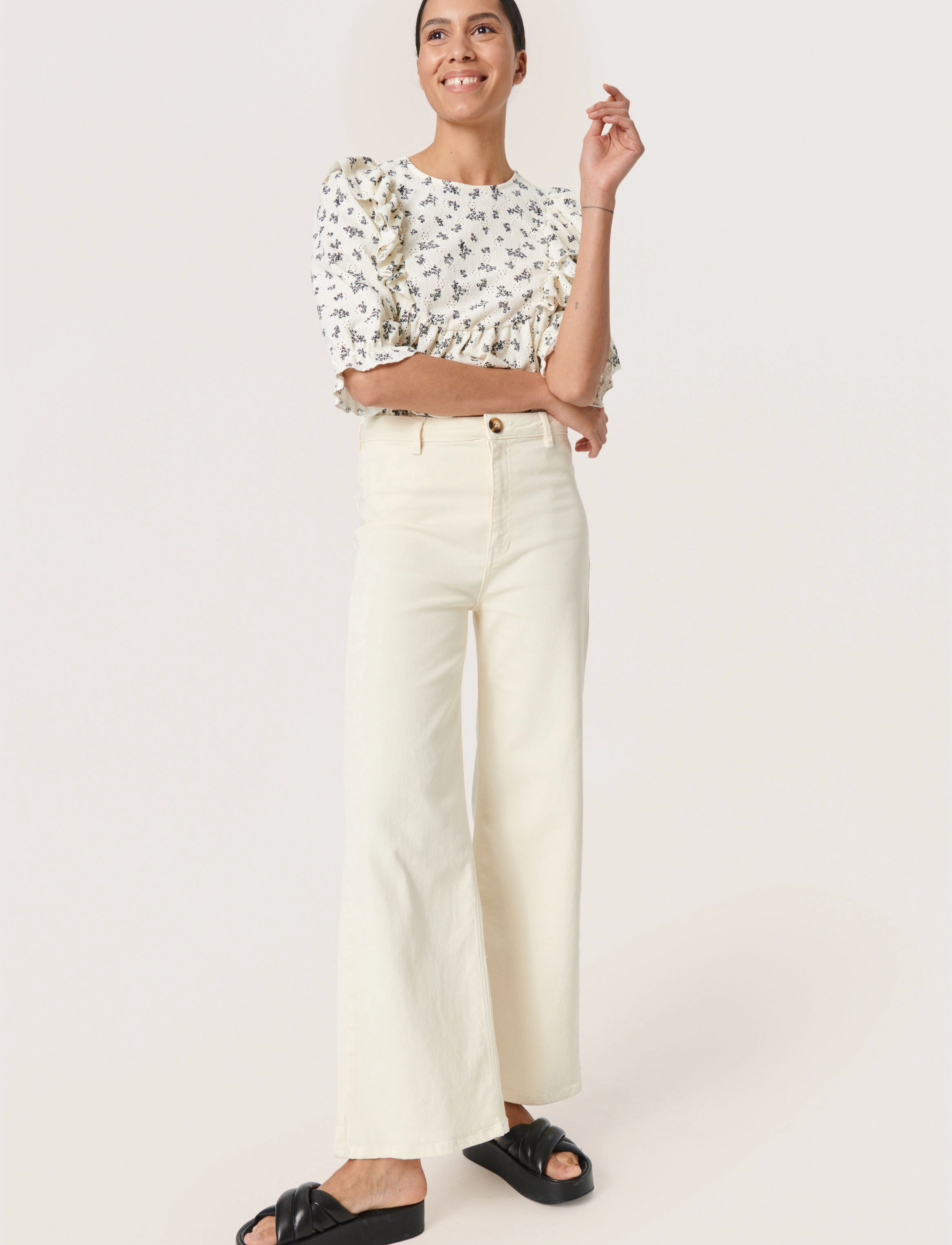 Soaked in Luxury - SLSuzie Blouse SS - white seed capsule print - 3