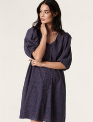 Soaked in Luxury - SLNaiah Dress - korte kjoler - india ink cherry blossom - 2