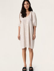 Soaked in Luxury - SLNaiah Dress - korte kjoler - white cherry flower - 3