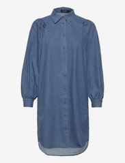 Soaked in Luxury - SLNatasja Shirt Dress - teksakleidid - medium blue denim - 0