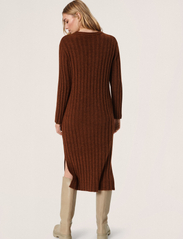 Soaked in Luxury - SLRakel Dress LS - knitted dresses - amber brown melange - 6