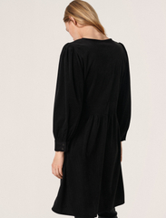 Soaked in Luxury - SLForrest Dress - trumpos suknelės - black - 4