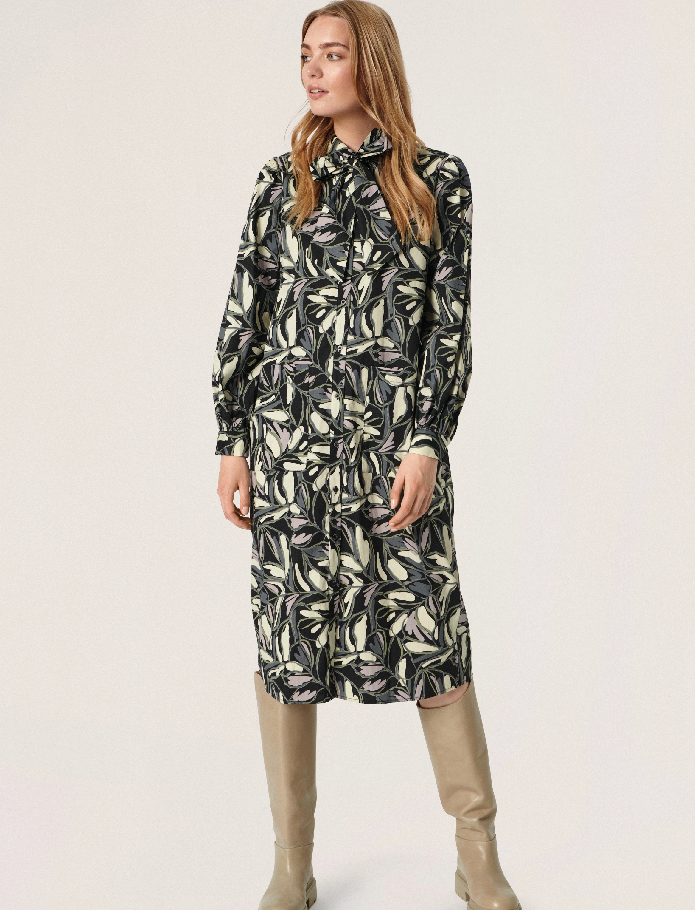 Soaked - SLFrankie Shirt Dress - skjortekjoler - black leaf print - 5