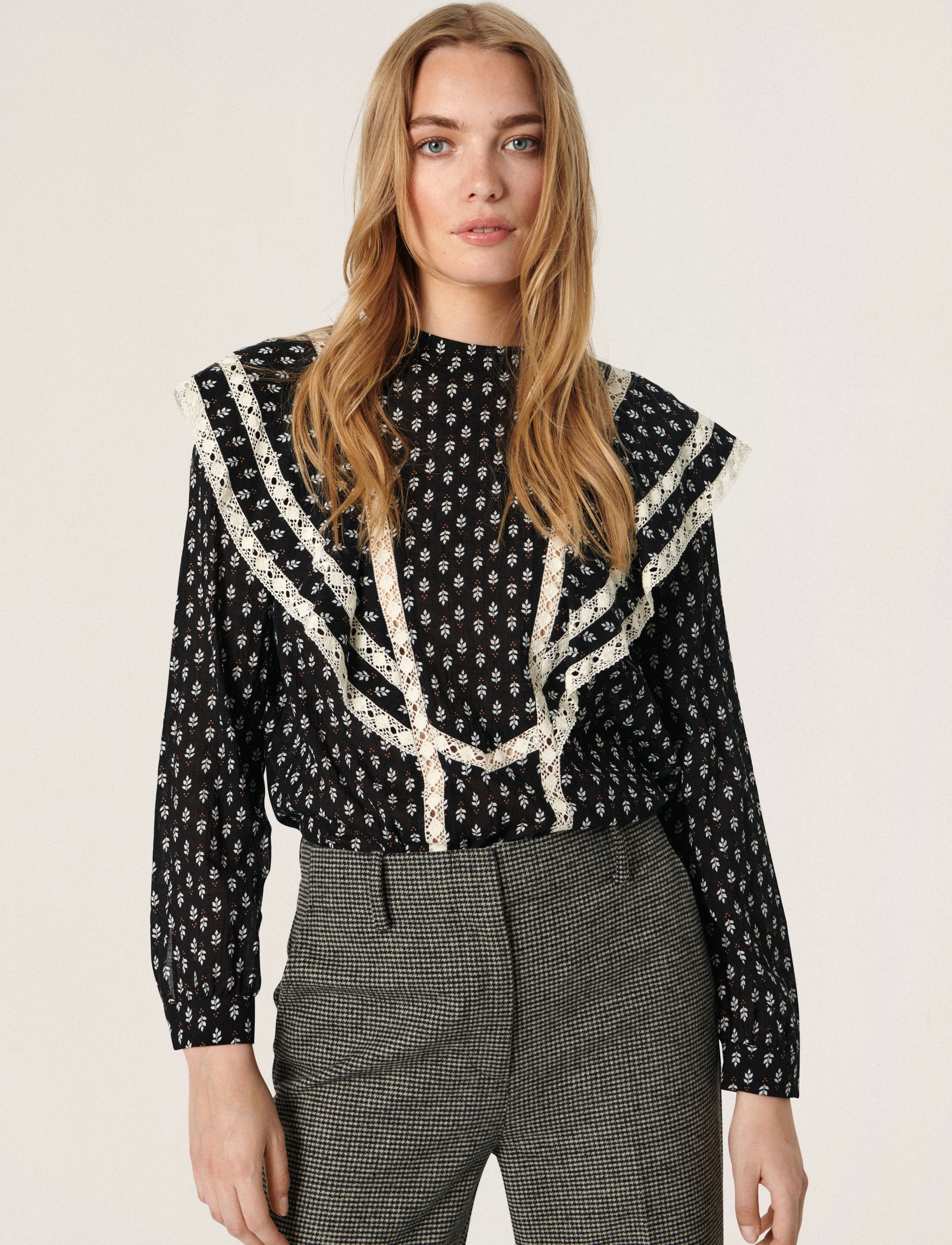 Soaked in Luxury - SLLinetta Blouse LS - black block print - 2