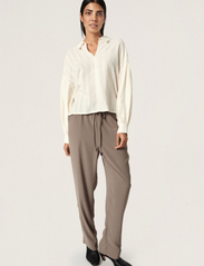 Soaked in Luxury - SLAmanza Shirt Blouse LS - blouses met lange mouwen - whisper white - 3