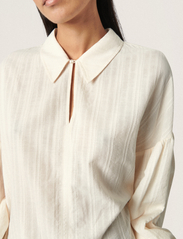 Soaked in Luxury - SLAmanza Shirt Blouse LS - langærmede bluser - whisper white - 5