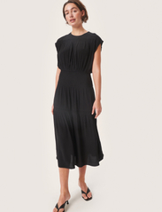 Soaked in Luxury - SLLayna Dress - midiklänningar - black - 3
