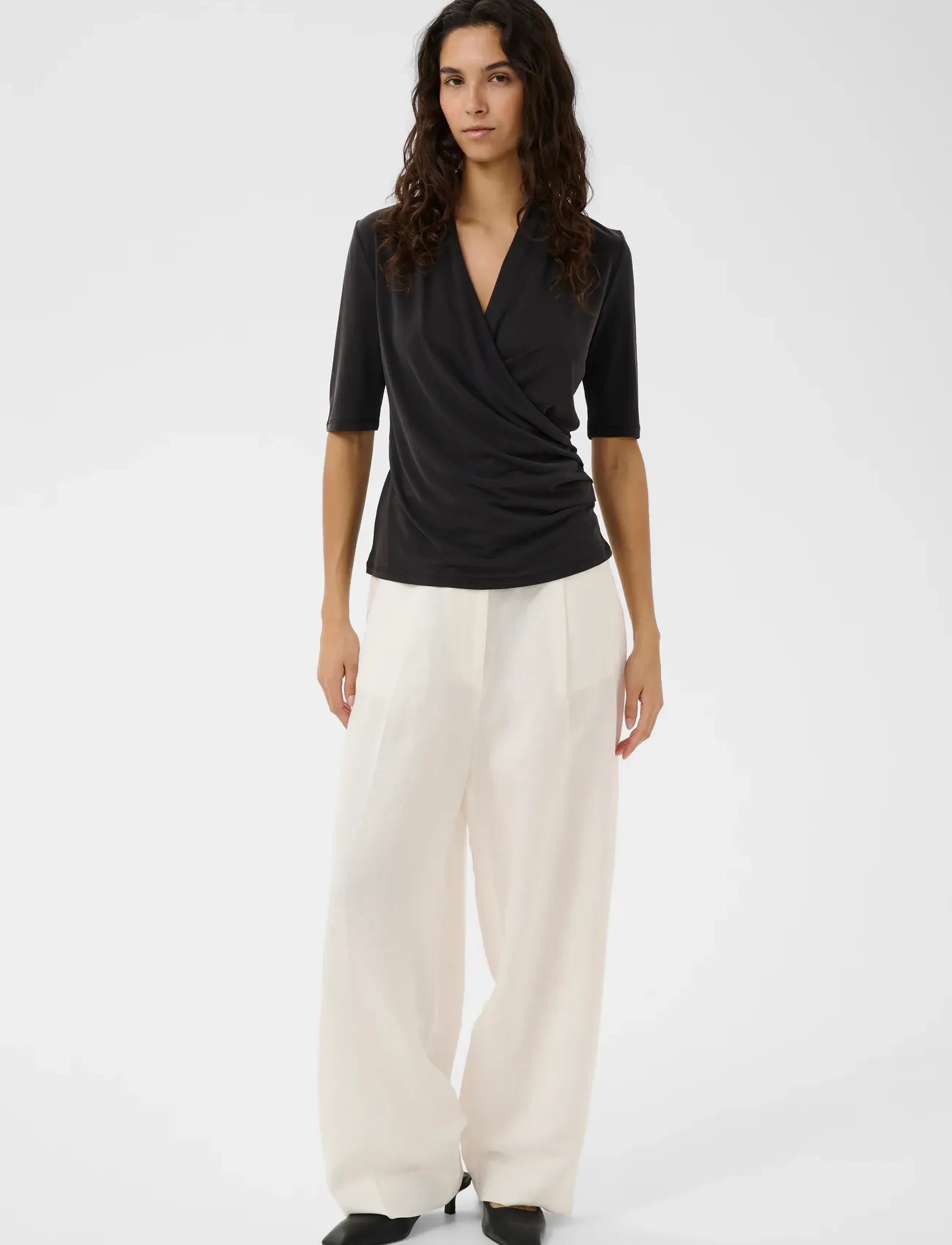 Soaked - SLColumbine Wrap Blouse SS - kortærmede bluser - black - 3