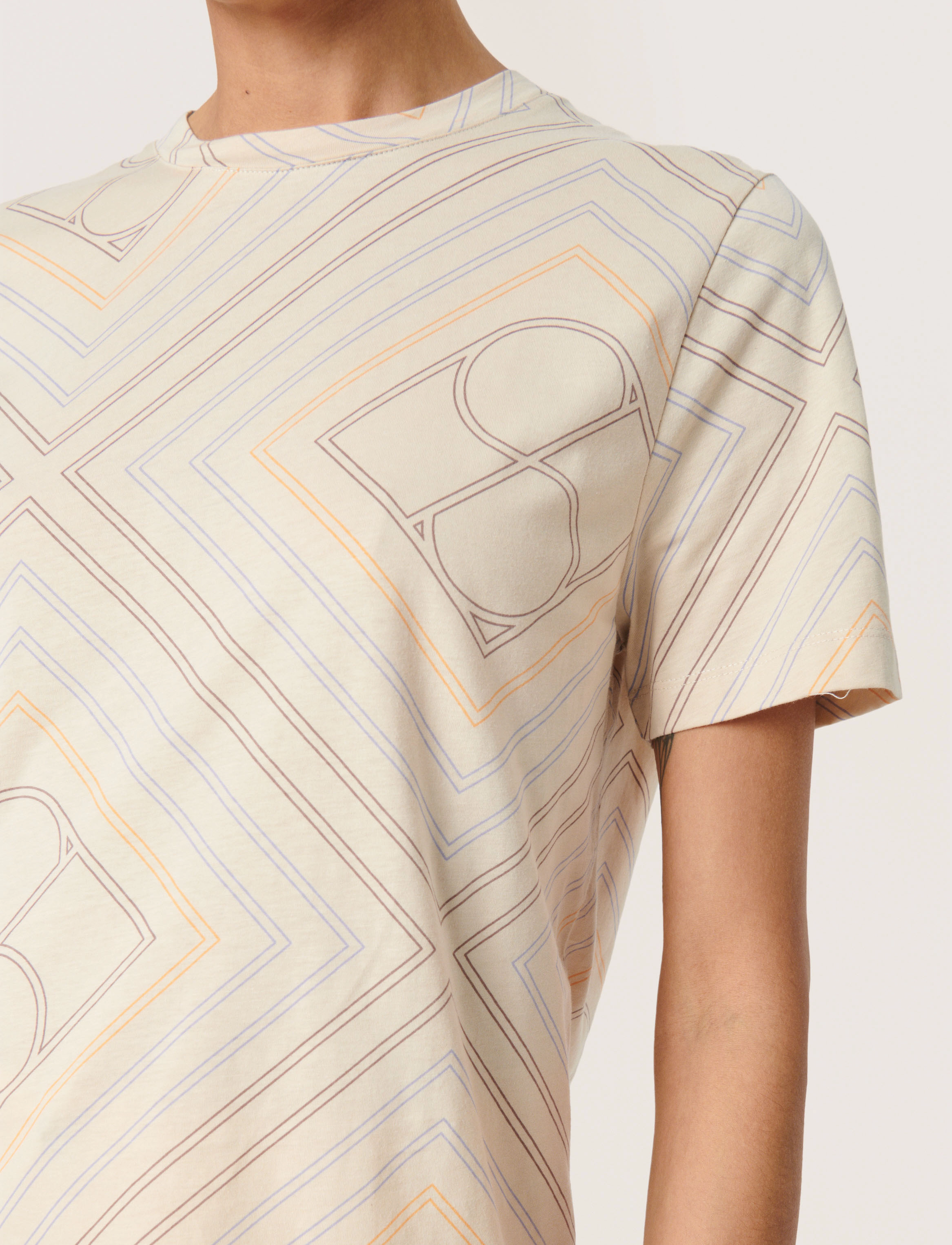 Soaked in Luxury - SLEve Loose Fit Tee SS - sandshell large monogram print - 5