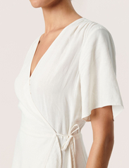 Soaked in Luxury - SLRosaline Wrap Dress - sommerkjoler - whisper white - 3