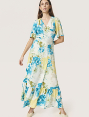 Soaked in Luxury - SLIndre Karven Maxi Dress - ballīšu apģērbs par outlet cenām - deep lake watercolour print - 3