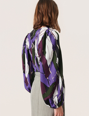 Soaked in Luxury - SLKillian Blouse - blouses met lange mouwen - passion flower rock print - 4