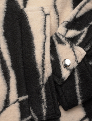 Soaked in Luxury - SLGale Jacket - winter jackets - black & white rock print - 4