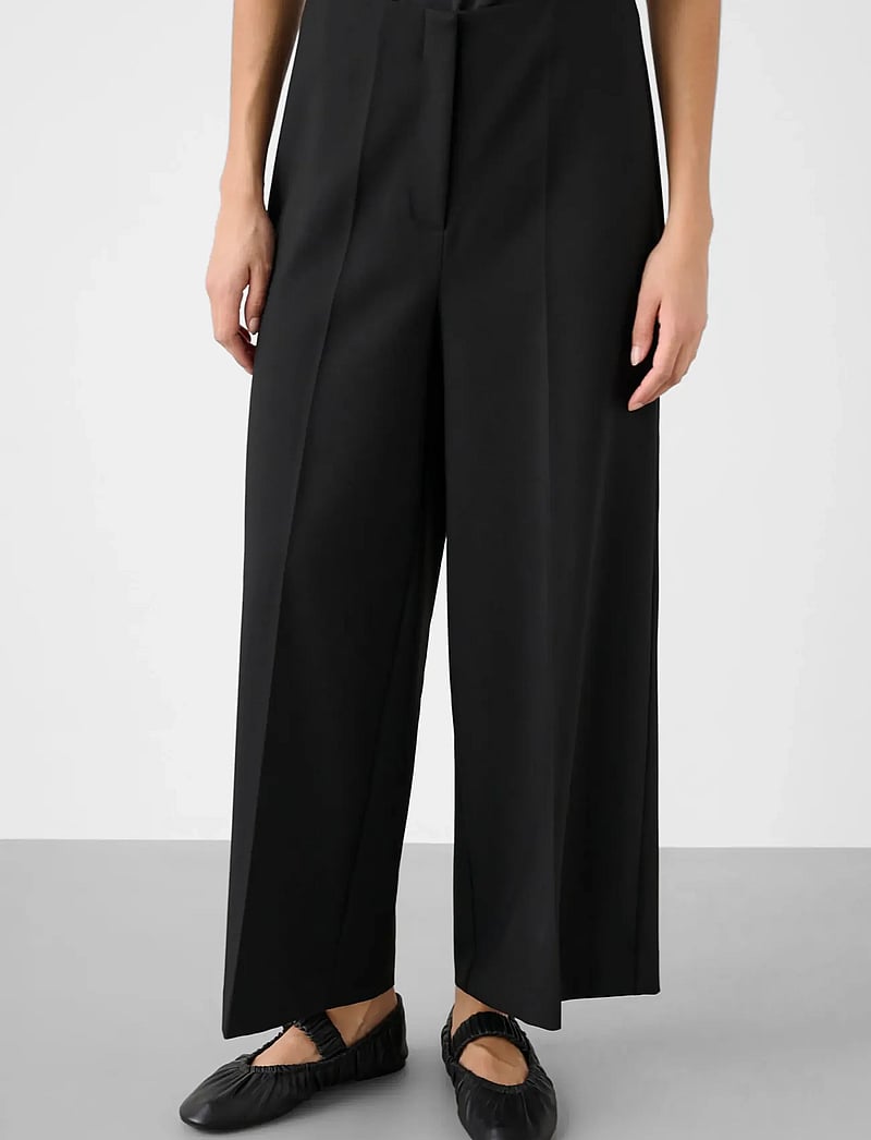 Soaked - SLCorinne Wide Cropped Pants - laia säärega püksid - black - 0