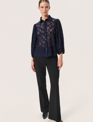 Soaked in Luxury - SLWela Stefani Blouse LS - blouses met lange mouwen - night sky - 3