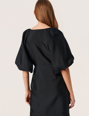 Soaked in Luxury - SLJacinta Dress - odzież imprezowa w cenach outletowych - black - 4