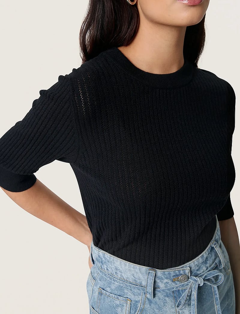 Soaked in Luxury - SLSpina Tee - t-shirts - black - 5