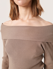 Soaked in Luxury - SLIndianna Offshoulder Pullover - long-sleeved tops - walnut - 4