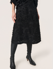 Soaked in Luxury - SLZienna Skirt - midi kjolar - black - 2