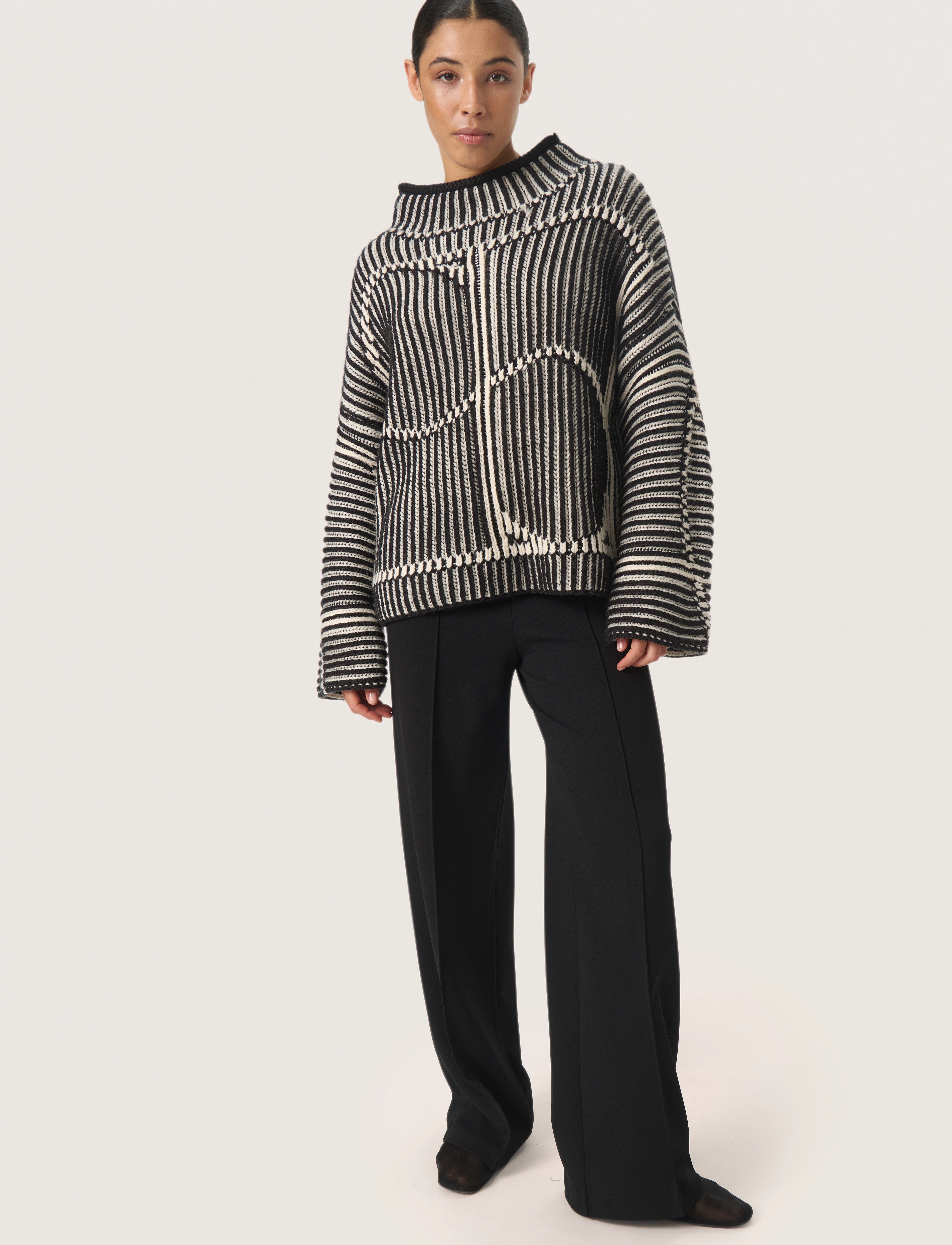 Soaked - SLYelena Highneck Pullover - trøjer - black - 3