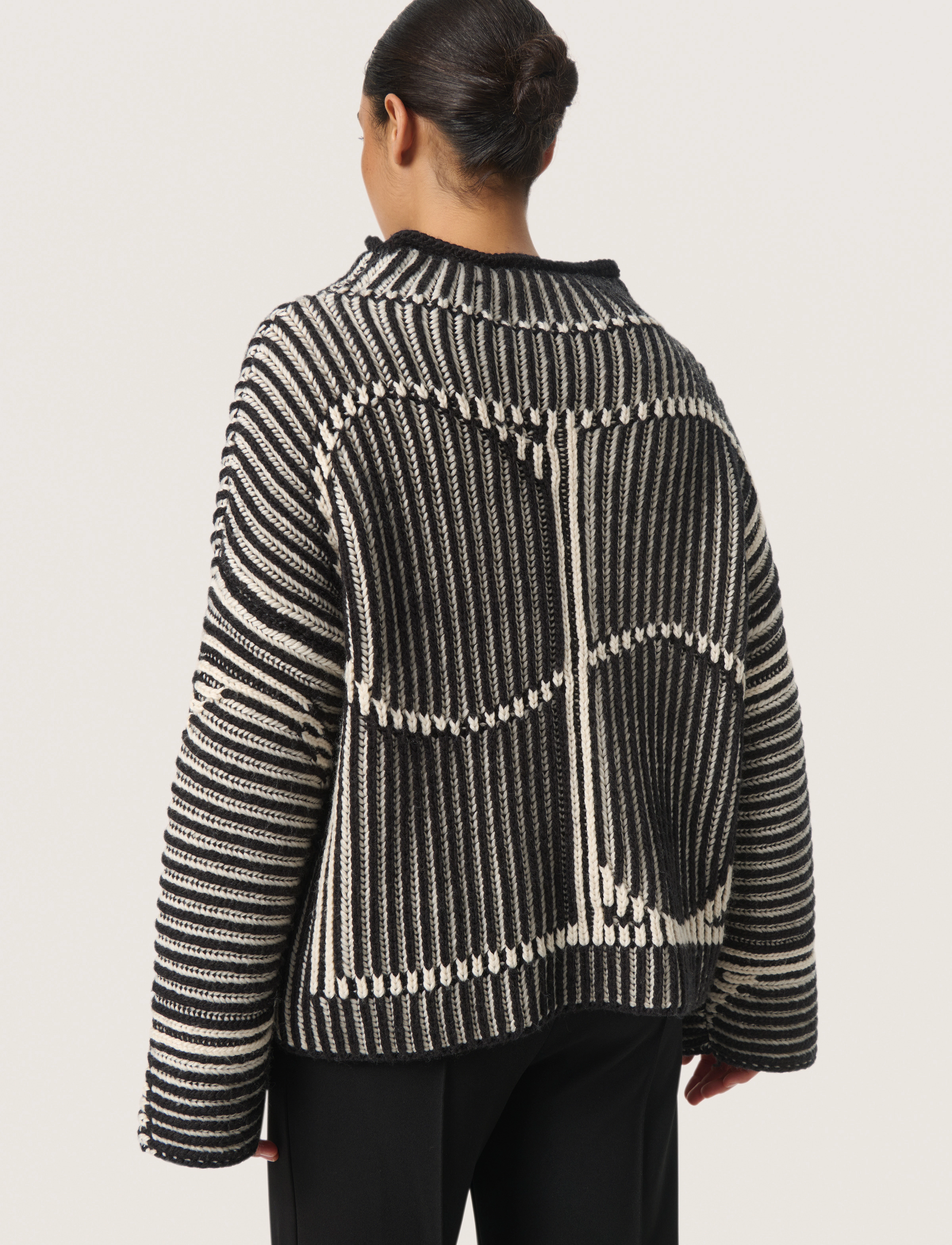 Soaked - SLYelena Highneck Pullover - trøjer - black - 4