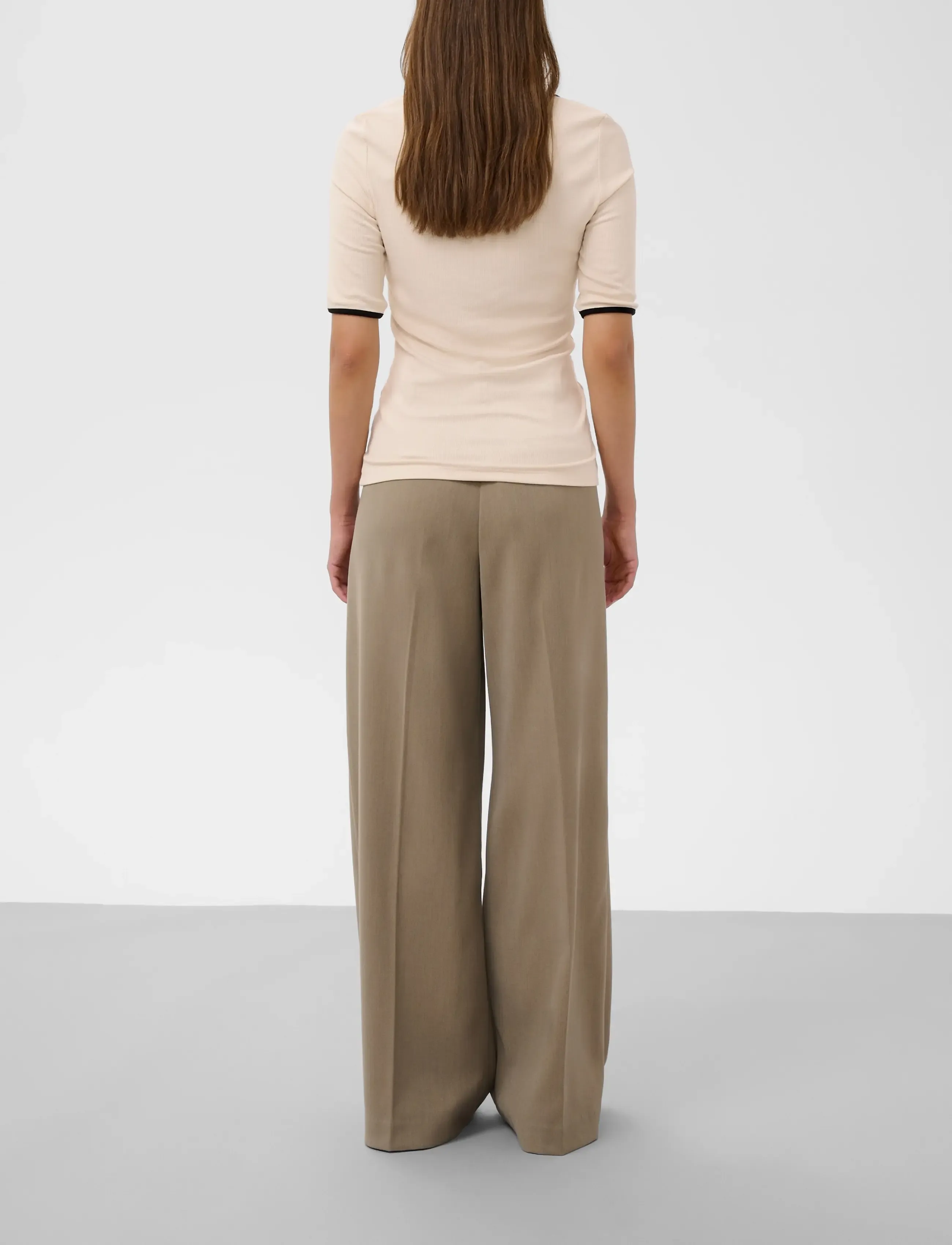 Soaked - SLNaida Tee - sandshell - 4