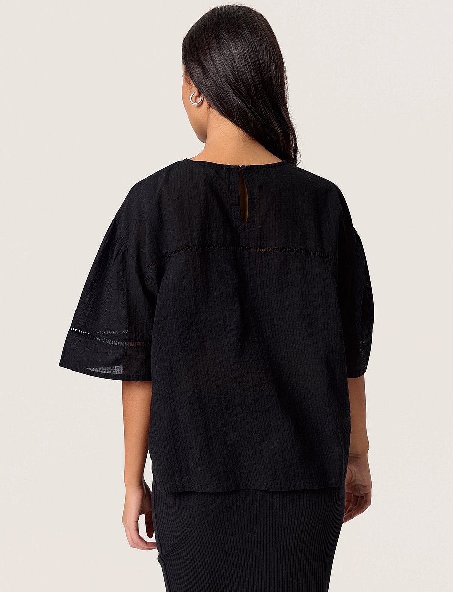 Soaked - SLAmona Blouse SS - kortærmede bluser - black - 4