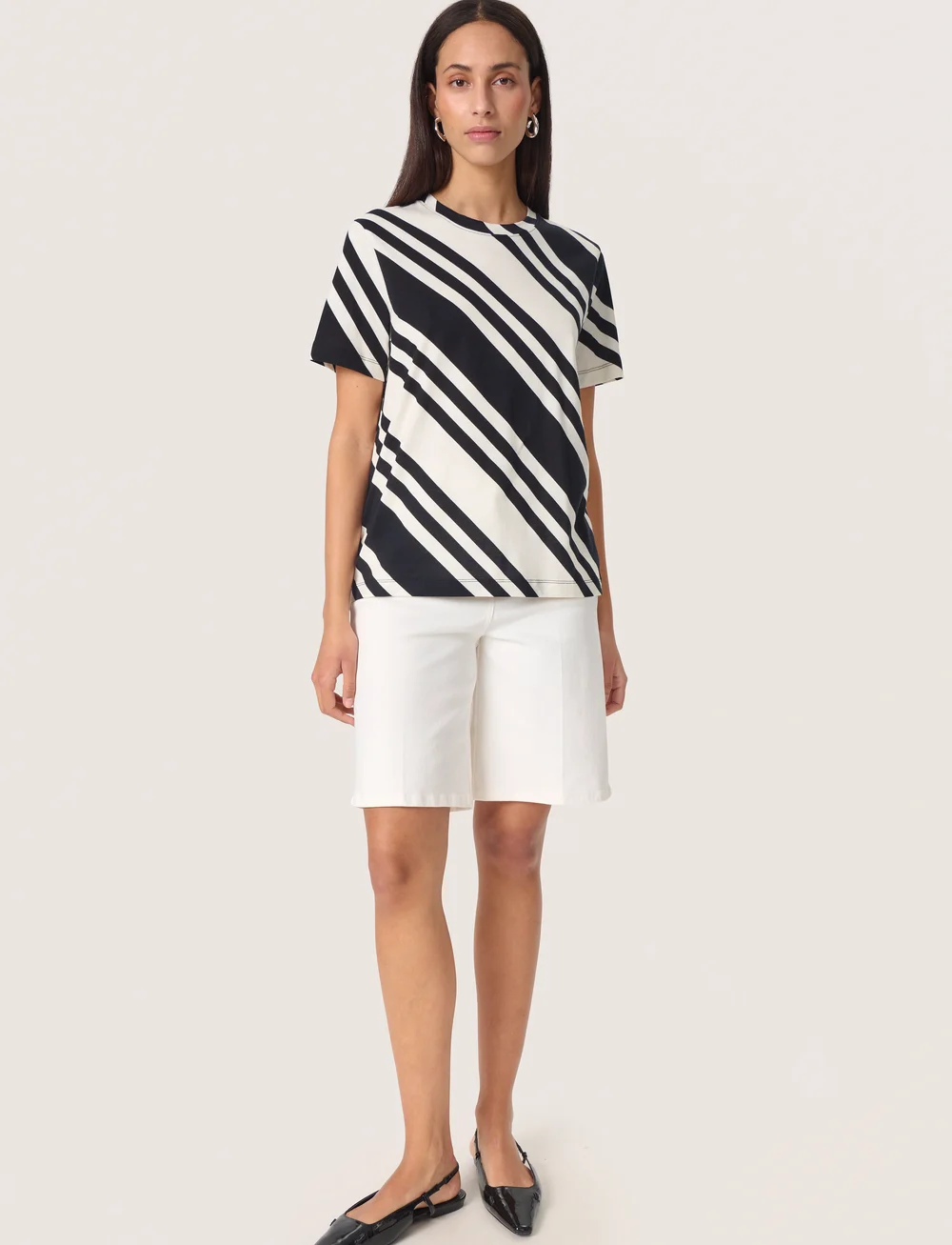 Soaked in Luxury - SLAeve Tee - t-särgid - white and black diagonal - 3