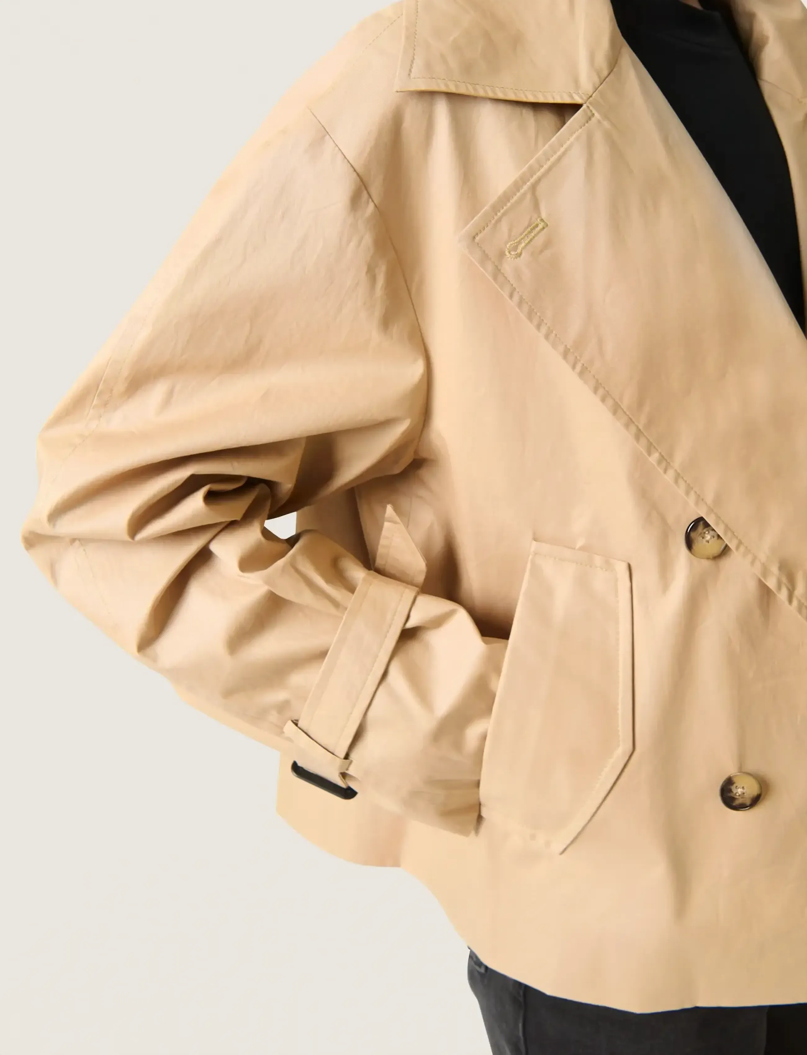Soaked Slfavne Short Trench Coat - 112 €. Buy Light Jackets from