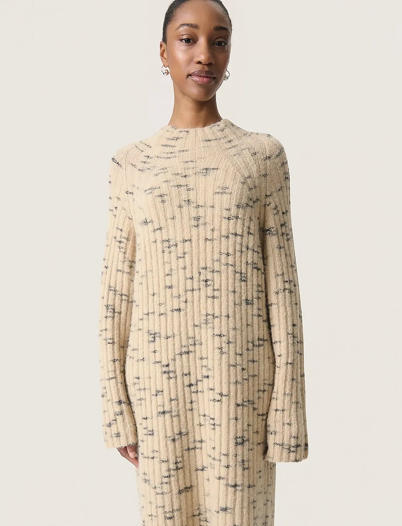 Soaked in Luxury - SLLiora Dress - stickade klänningar - doeskin - 0