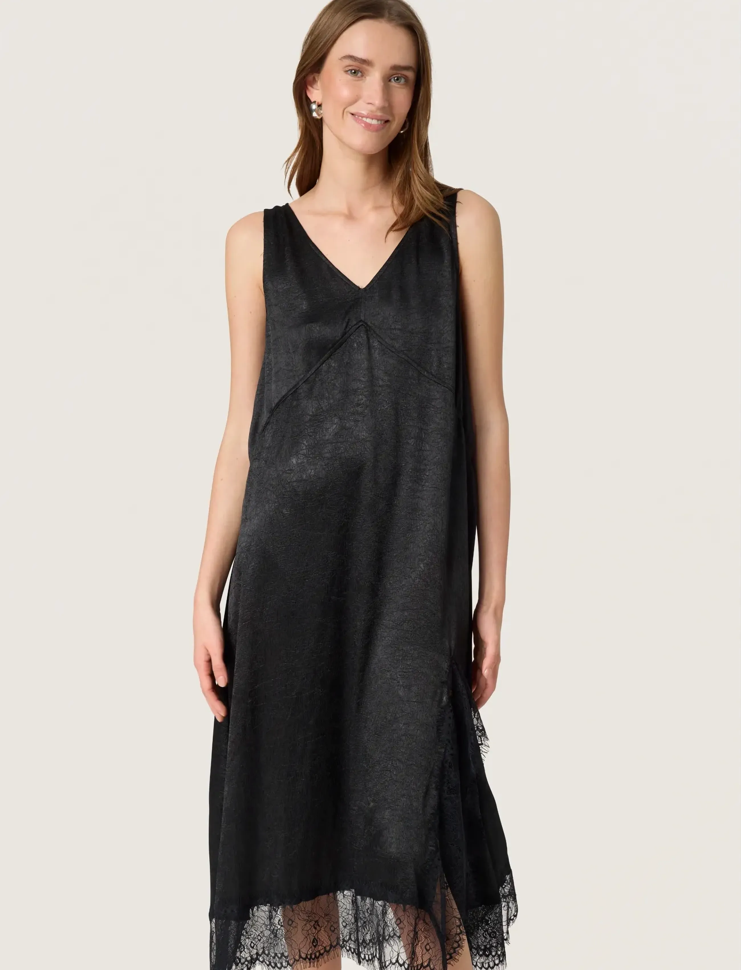 Soaked Slyennah Midi Dress, L, Dresses, Schwarz - Knee-length & Midi, Frauen