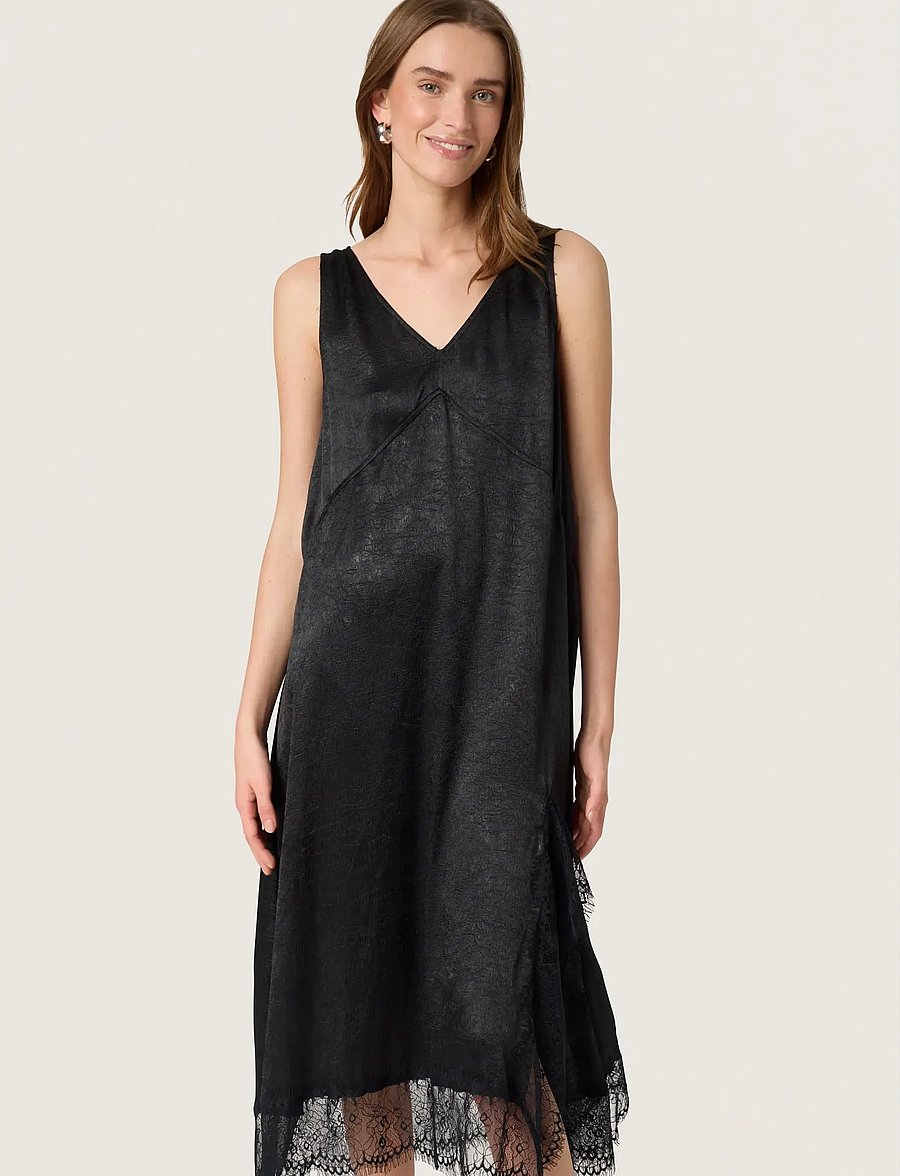 Soaked - SLYennah Midi Dress - spitzenkleider - black - 0