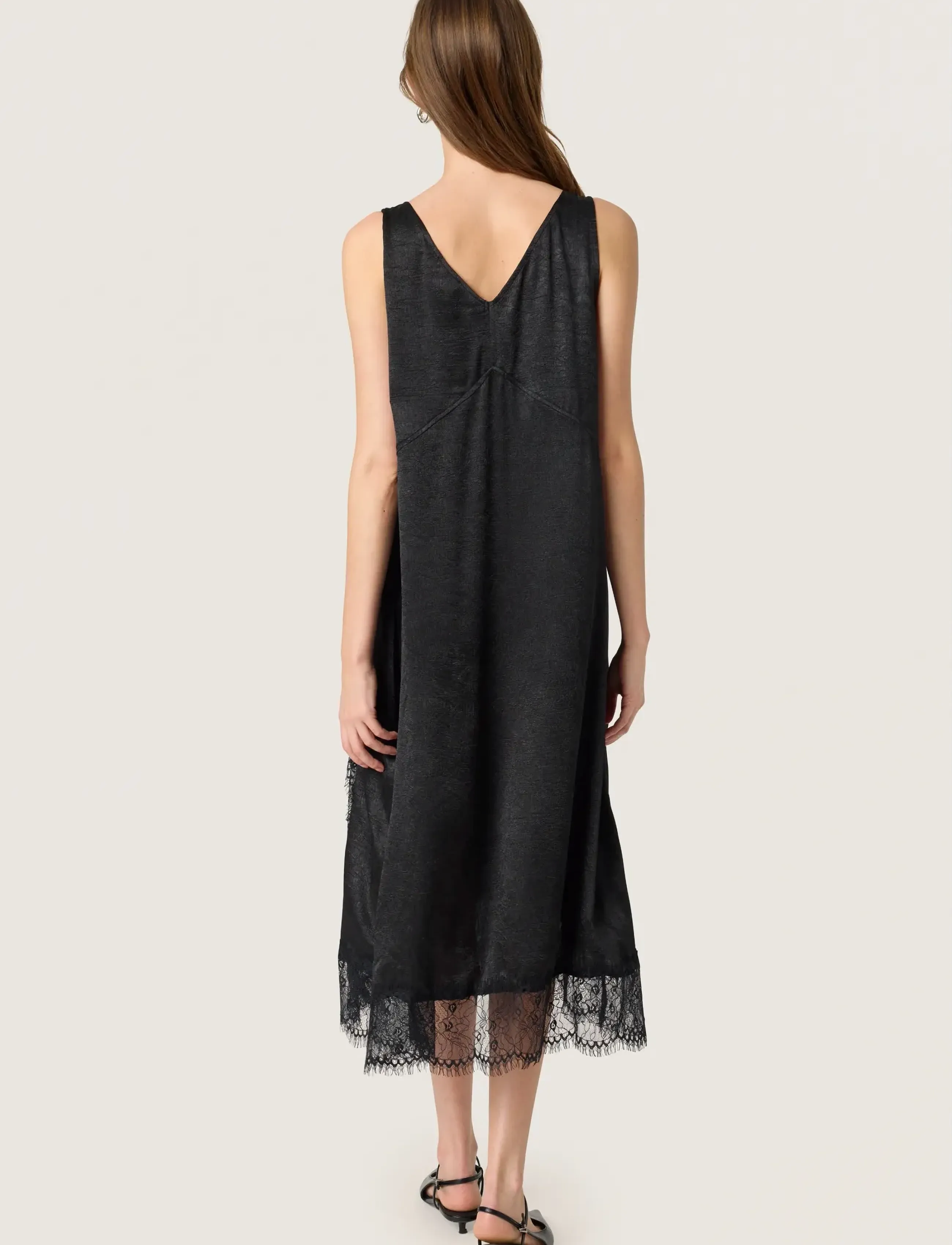 Soaked - SLYennah Midi Dress - blondekjoler - black - 4