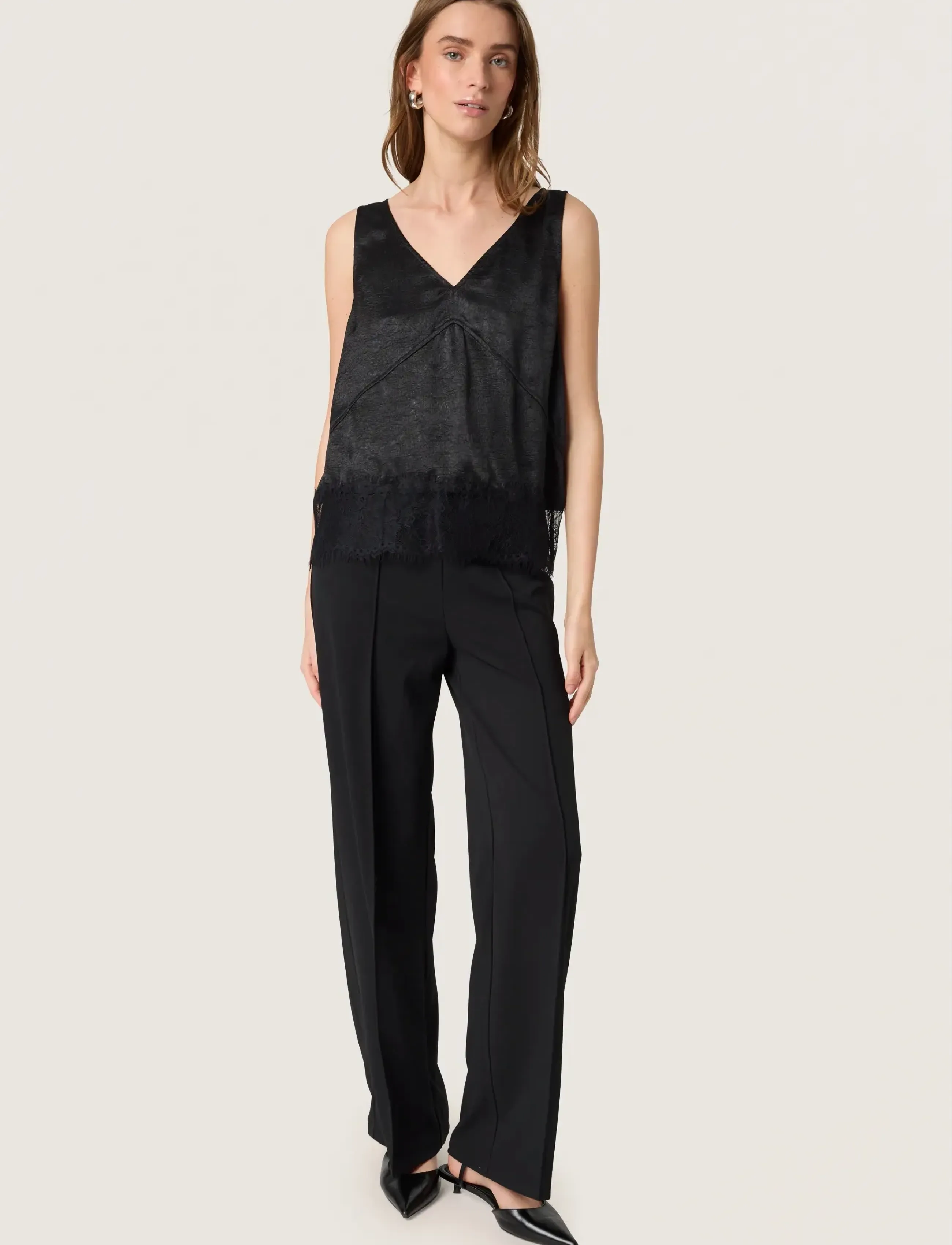 Soaked - SLYennah Top - ermeløse bluser - black - 4