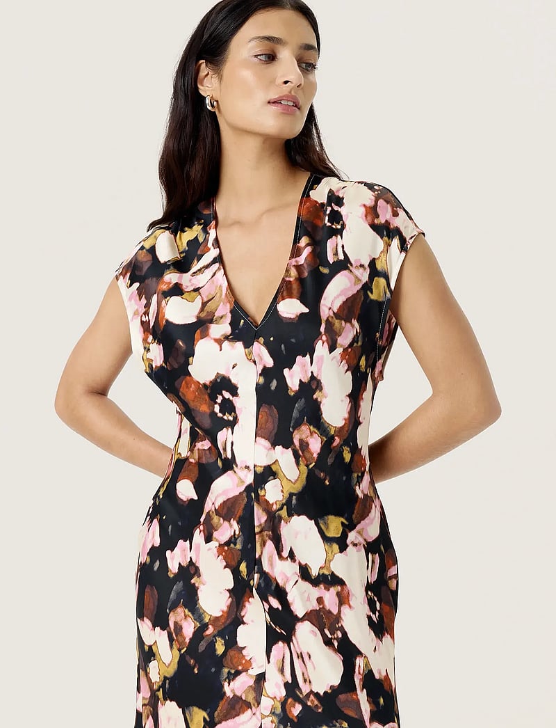 Soaked in Luxury - SLCinna Liva Dress - maxi kjoler - chocolate autumn leaves - 0