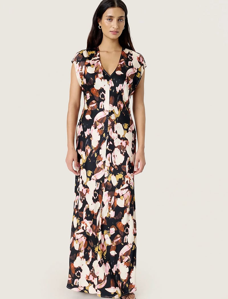 Soaked in Luxury - SLCinna Liva Dress - maxi kjoler - chocolate autumn leaves - 3