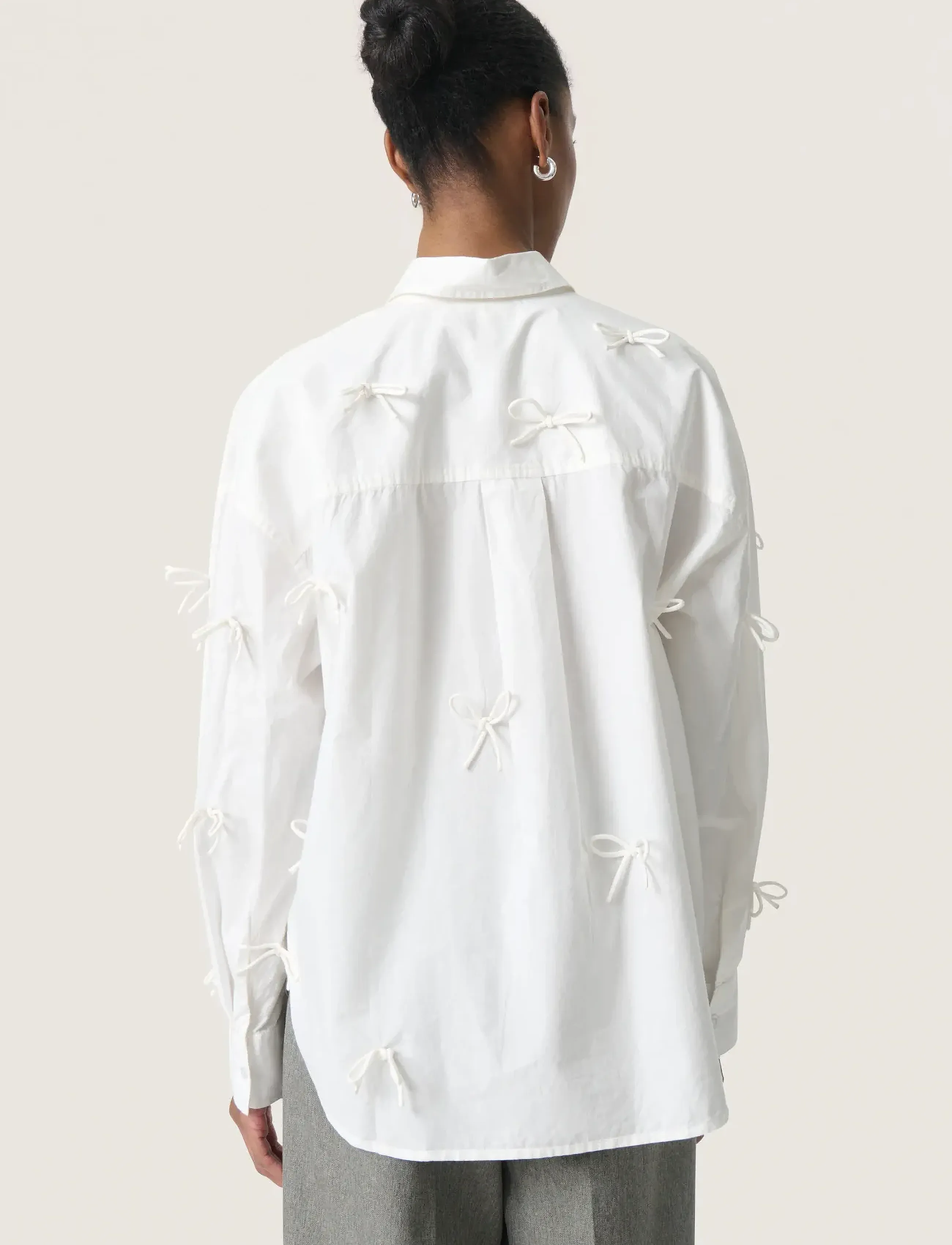Soaked - SLJoa Bow Shirt - langærmede skjorter - broken white - 4