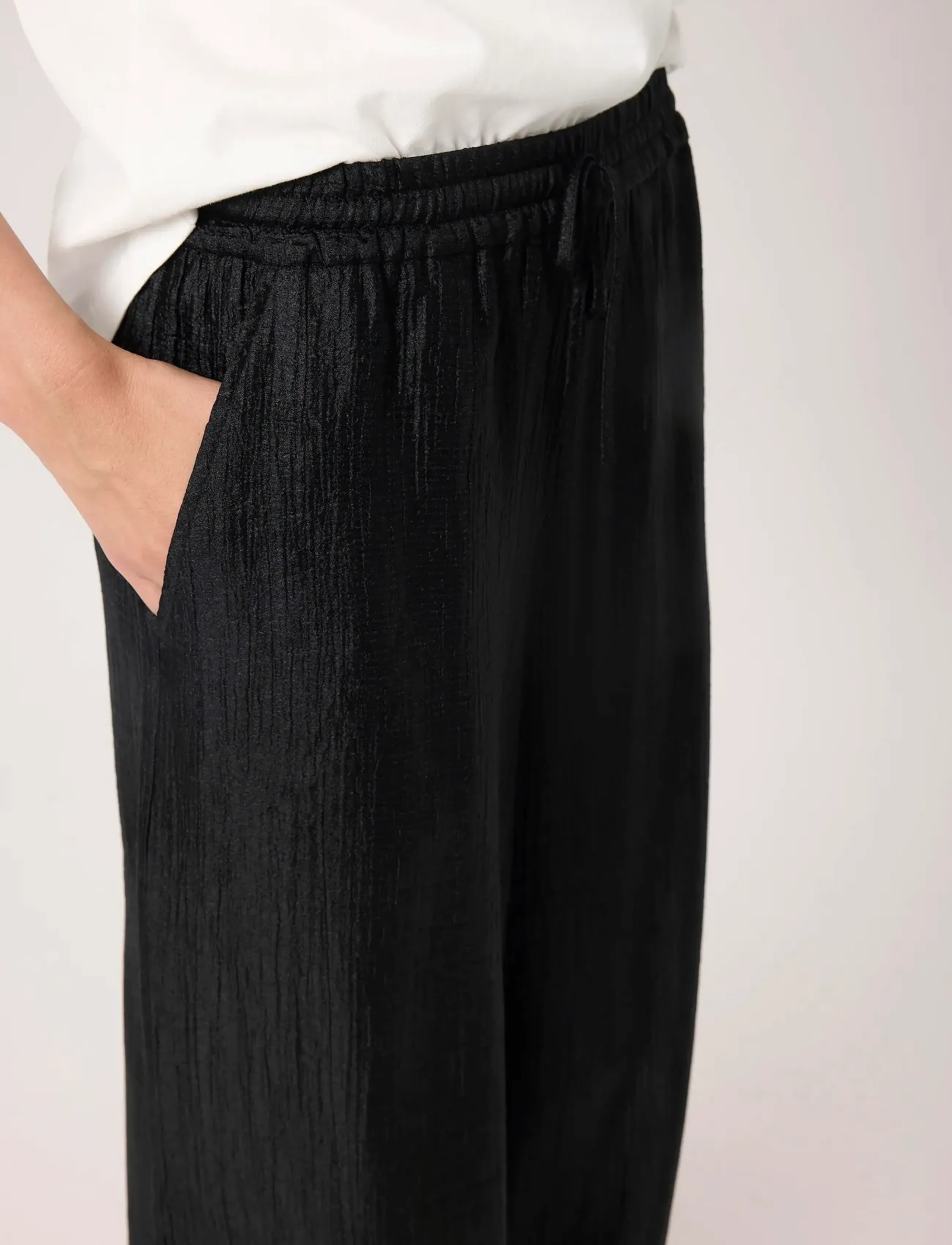 Soaked - SLLaurie Pants - laia säärega püksid - black - 5