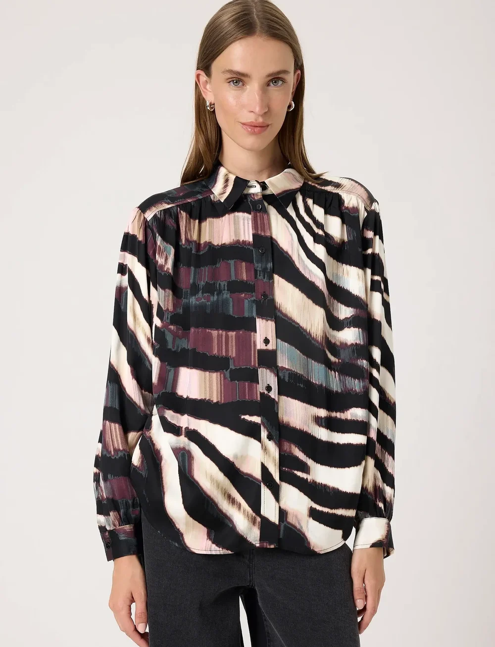 Soaked in Luxury - SLCiela Ebba Shirt LS - långärmade skjortor - animalistic print - 0