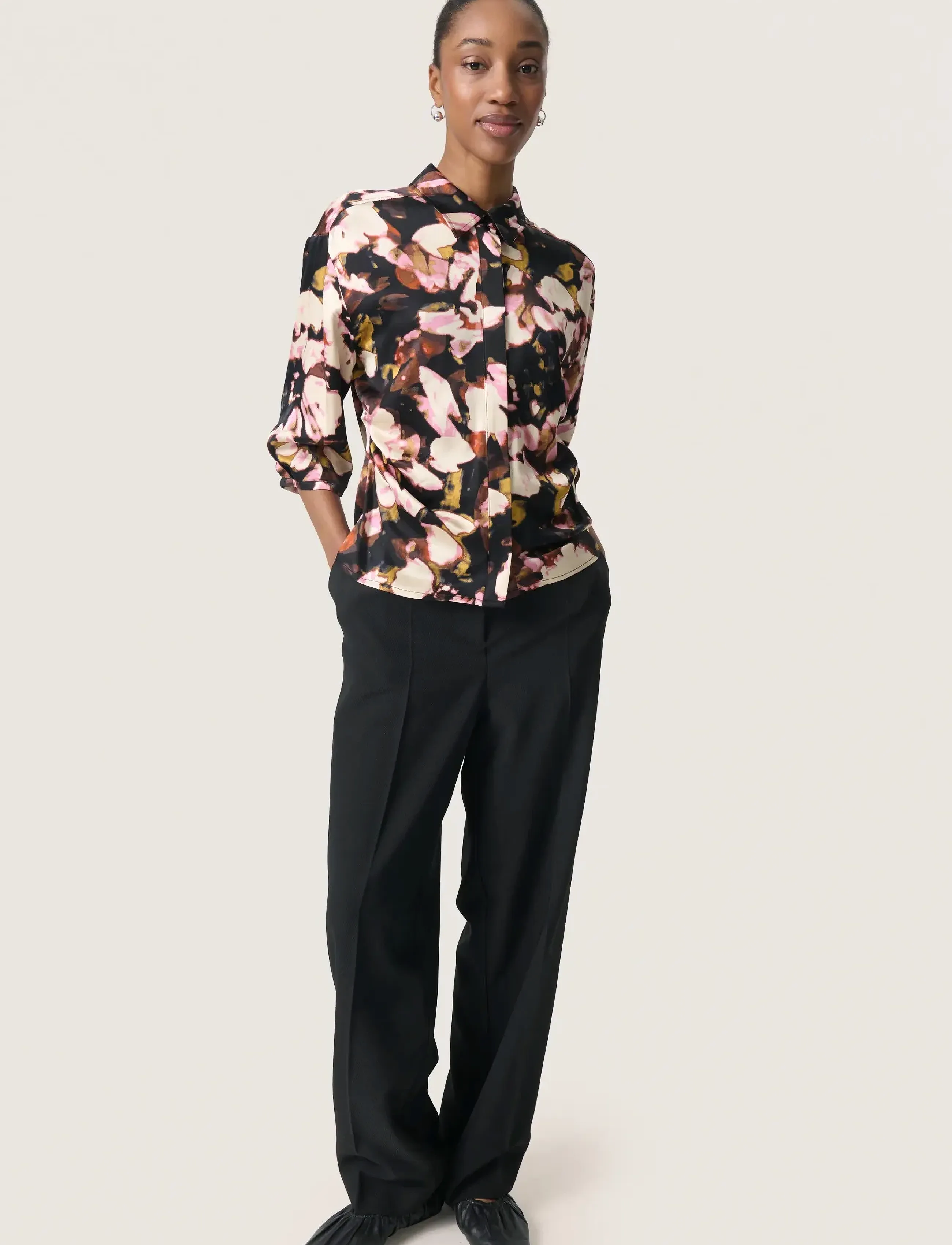 Soaked - SLCinna Elly Shirt SS - kurzärmlige hemden - chocolate autumn leaves - 3