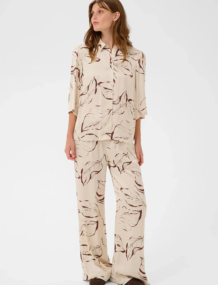 Soaked - SLClero Flared Printed Pants - hosen mit weitem bein - oatmeal leave print - 3