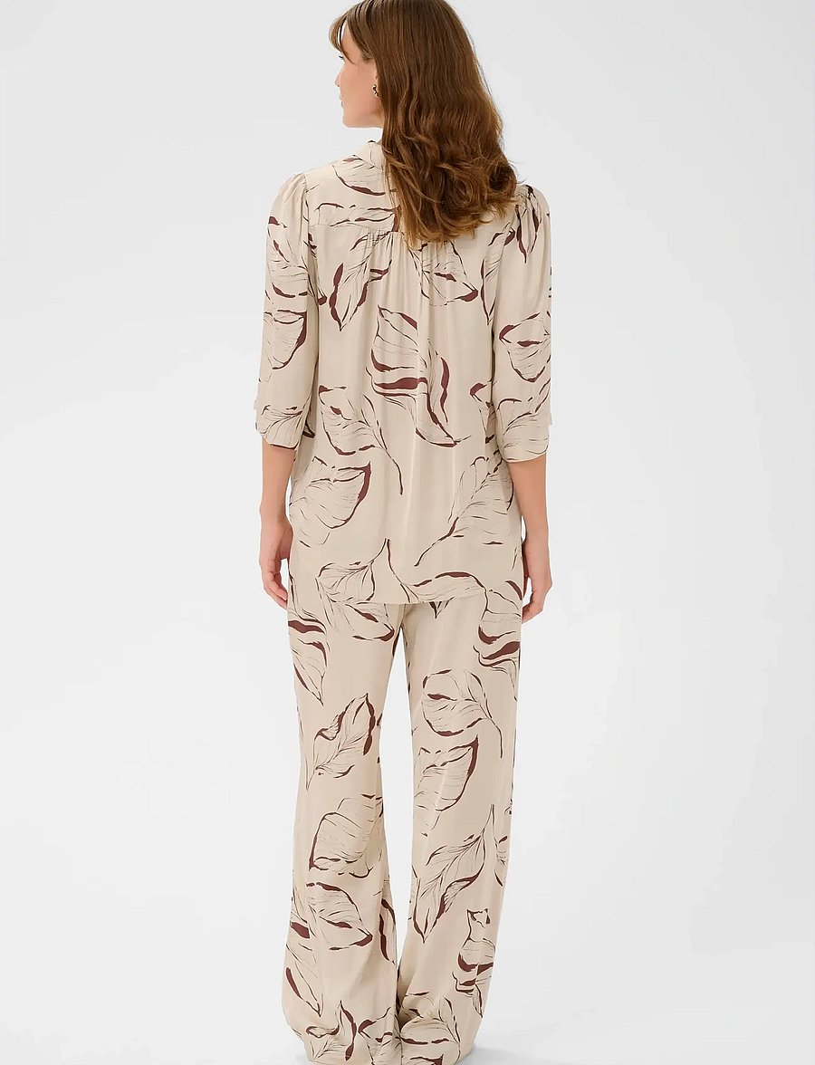 Soaked - SLClero Flared Printed Pants - hosen mit weitem bein - oatmeal leave print - 4