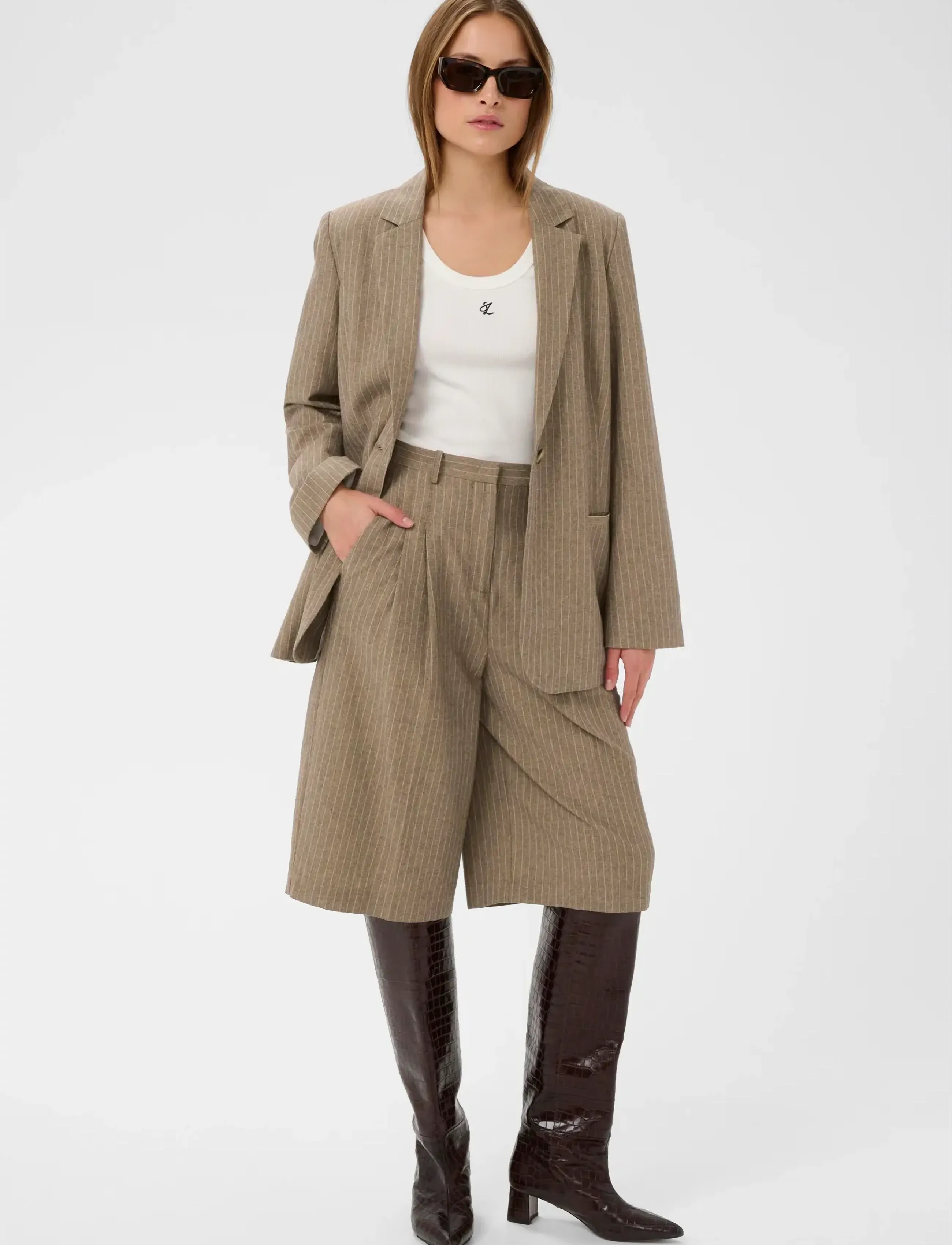 Soaked - SLGinevra Malika Shorts - bermudas - cappucino pin stripe - 3