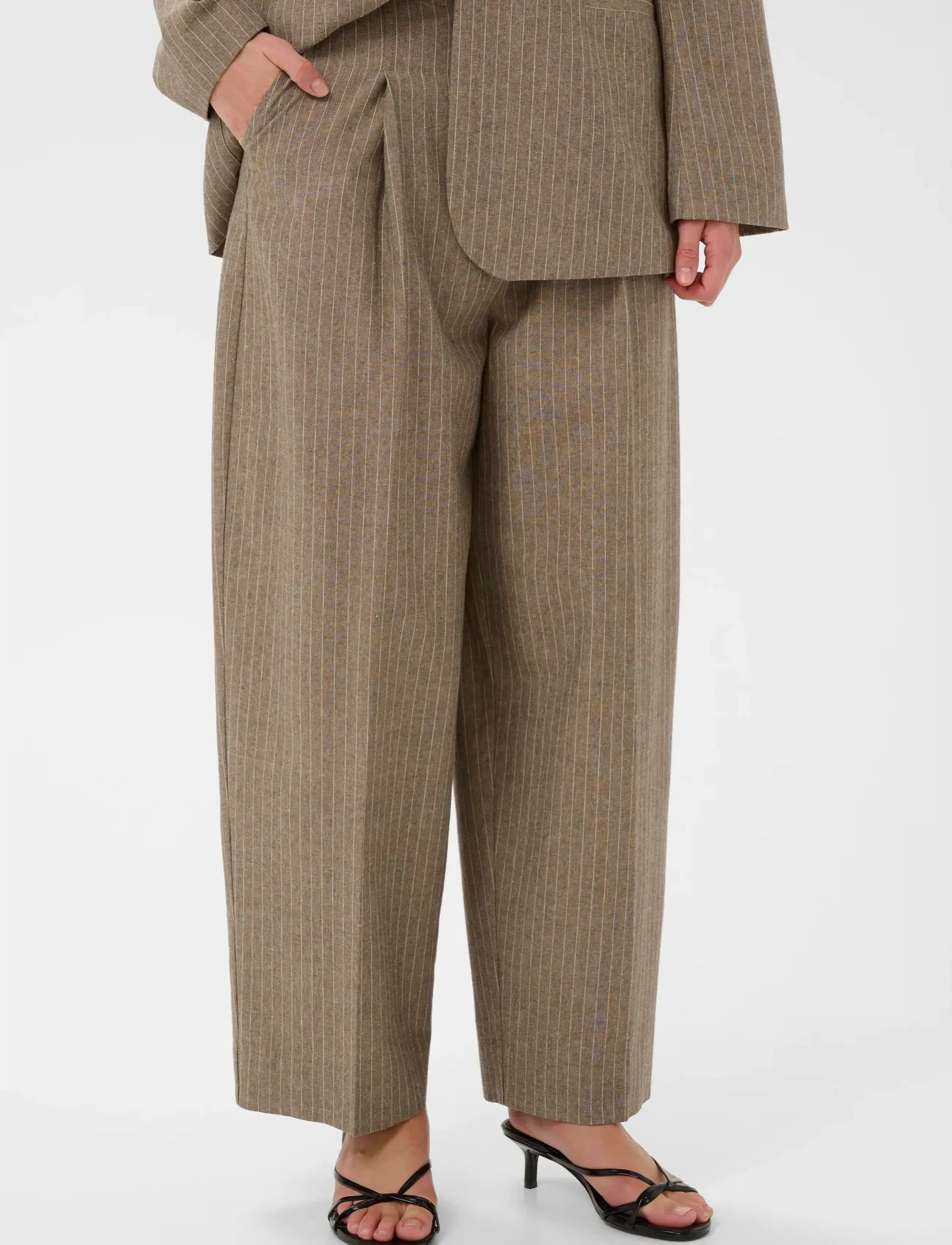 Soaked in Luxury SLGinevra Pants - Barrelbyxor - CAPPUCINO PIN STRIPE / brown