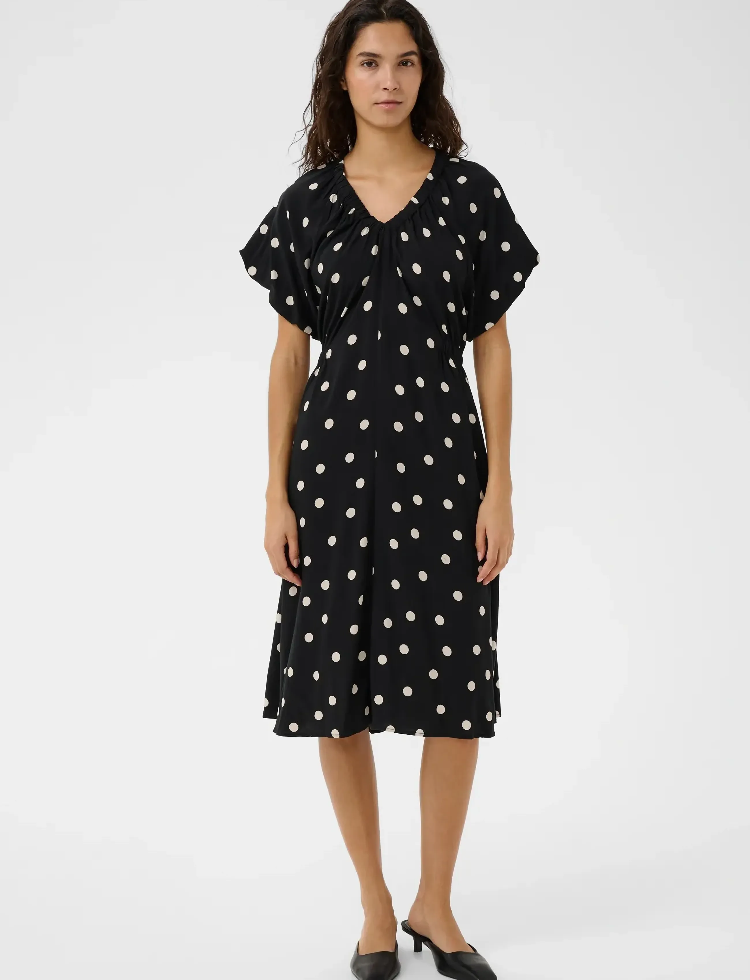 Soaked - SLArjana Balloon Dress - midi kjoler - black with oatmeal dot - 3