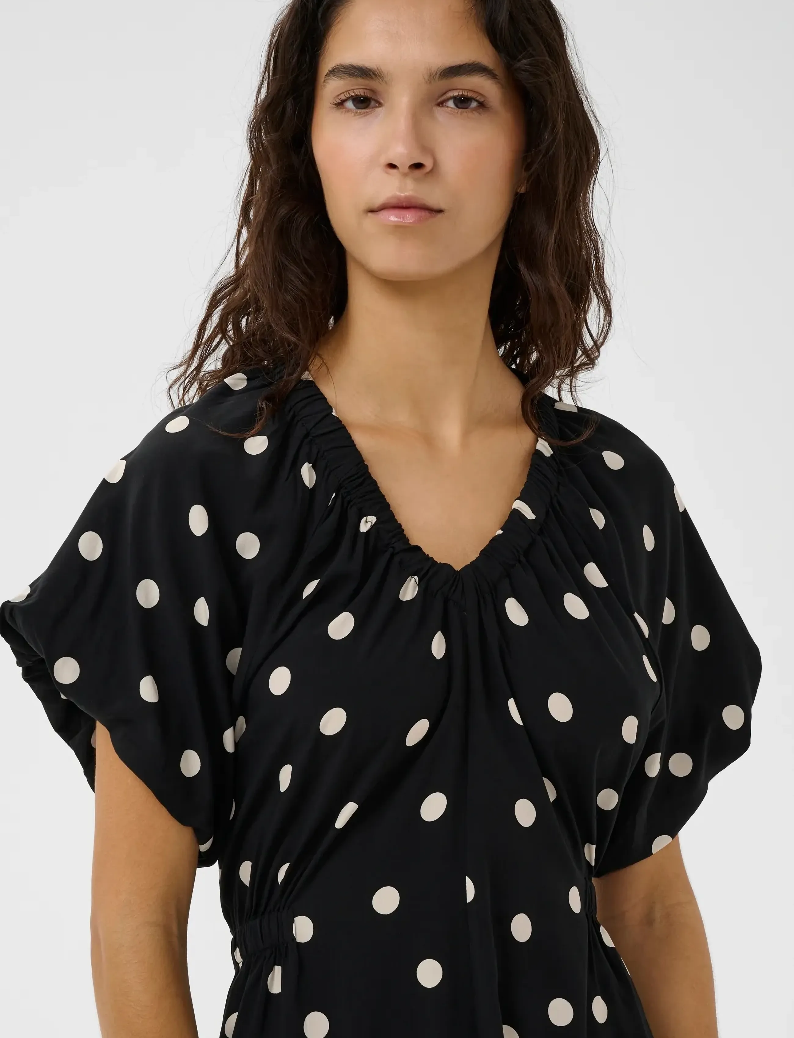 Soaked - SLArjana Balloon Dress - midi kjoler - black with oatmeal dot - 5