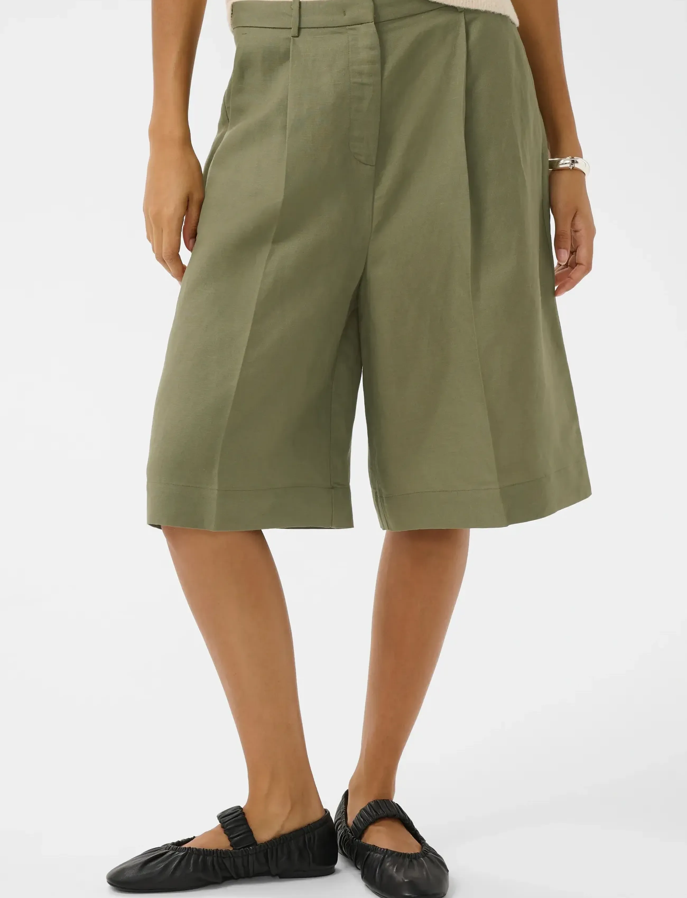 Soaked SLRagna Malika Shorts - Shorts - DUSKY GREEN / khaki/green