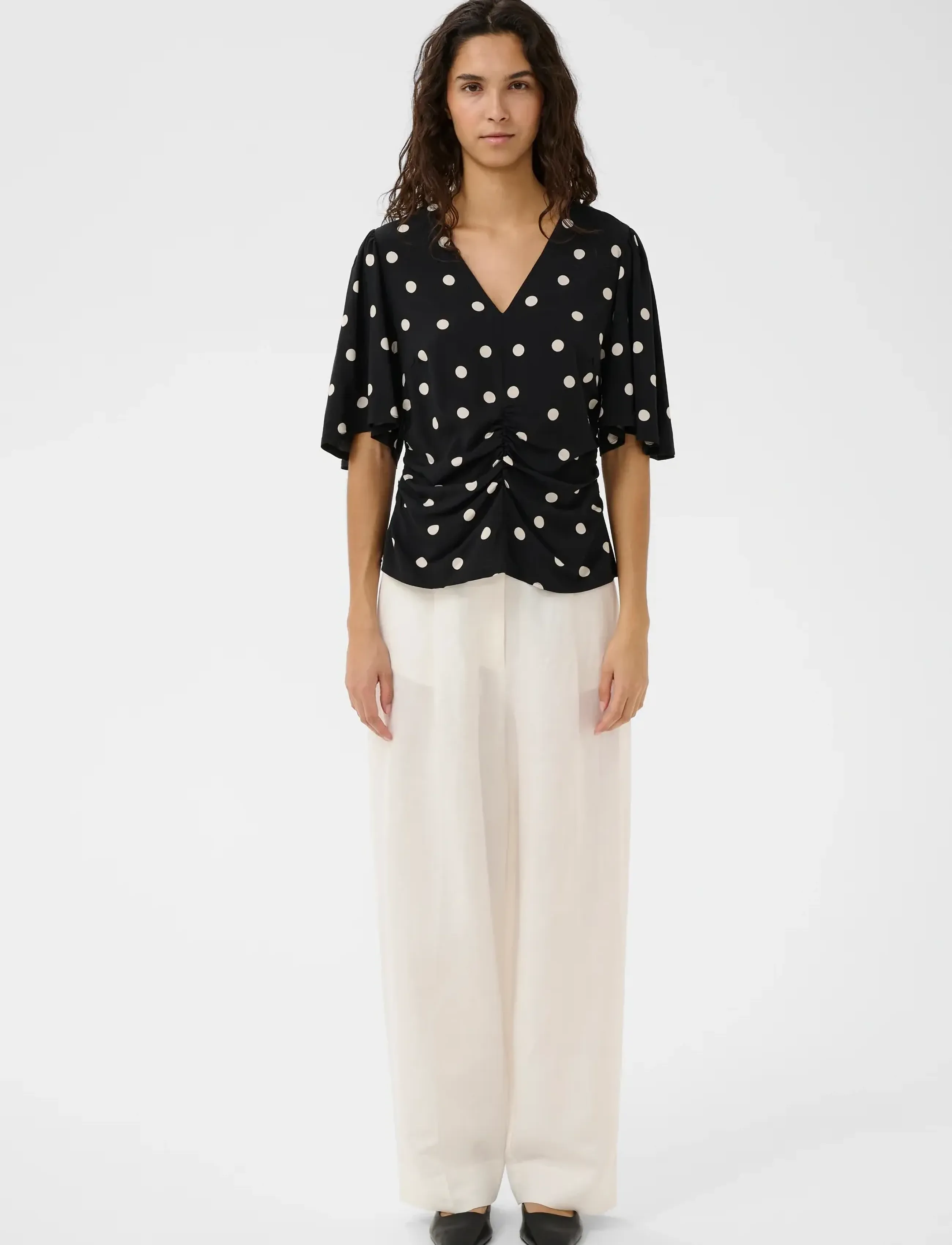 Soaked - SLArjana Ruching Blouse SS - kortærmede bluser - black with oatmeal dot - 3